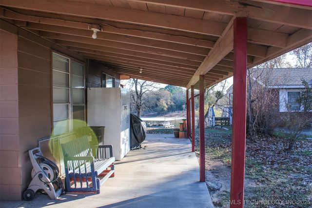 417082 E 1143 Road, Checotah, OK 74426