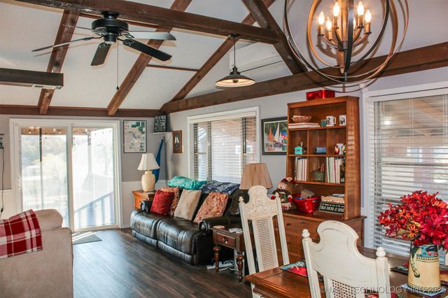 417082 E 1143 Road, Checotah, OK 74426