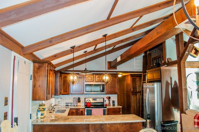 417082 E 1143 Road, Checotah, OK 74426