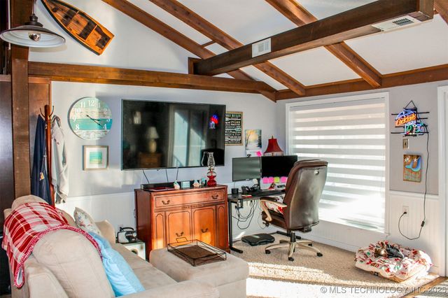 417082 E 1143 Road, Checotah, OK 74426