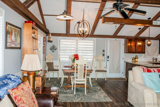 417082 E 1143 Road, Checotah, OK 74426