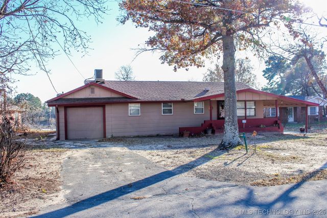 417082 E 1143 Road, Checotah, OK 74426