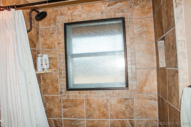 417082 E 1143 Road, Checotah, OK 74426