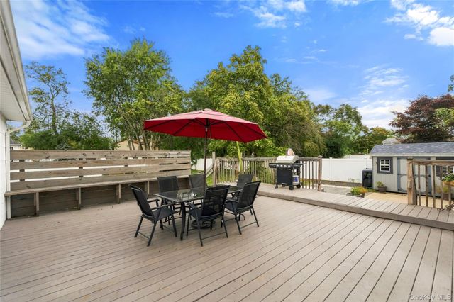 77 Winchester Drive, Lindenhurst, NY 11757