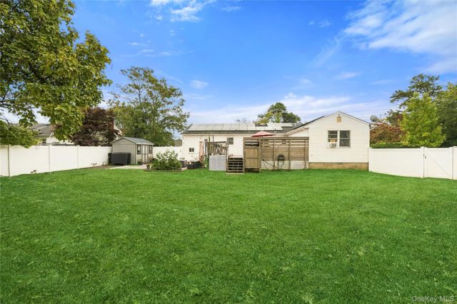 77 Winchester Drive, Lindenhurst, NY 11757