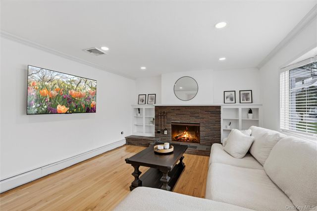 77 Winchester Drive, Lindenhurst, NY 11757
