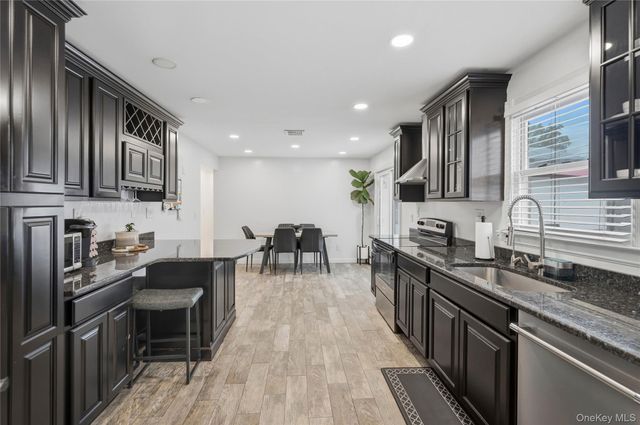 77 Winchester Drive, Lindenhurst, NY 11757