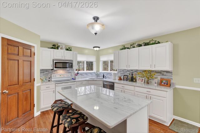 112 Summer Shade Drive, Marion Township, MI 48843