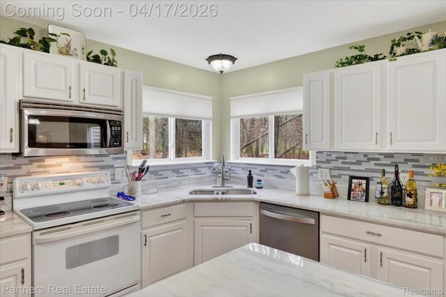 112 Summer Shade Drive, Marion Township, MI 48843