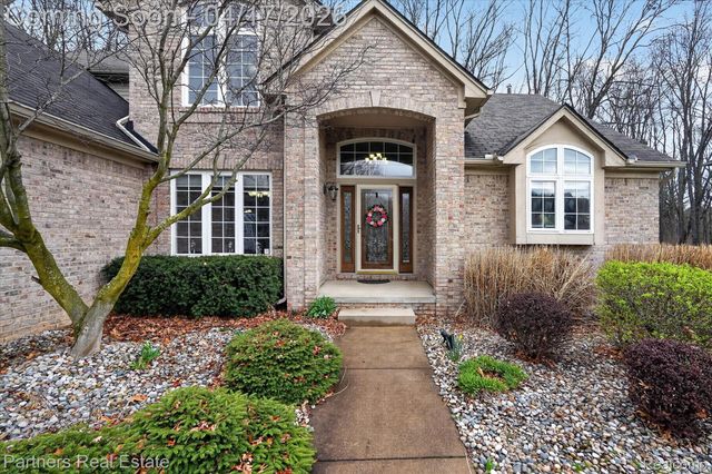 112 Summer Shade Drive, Marion Township, MI 48843