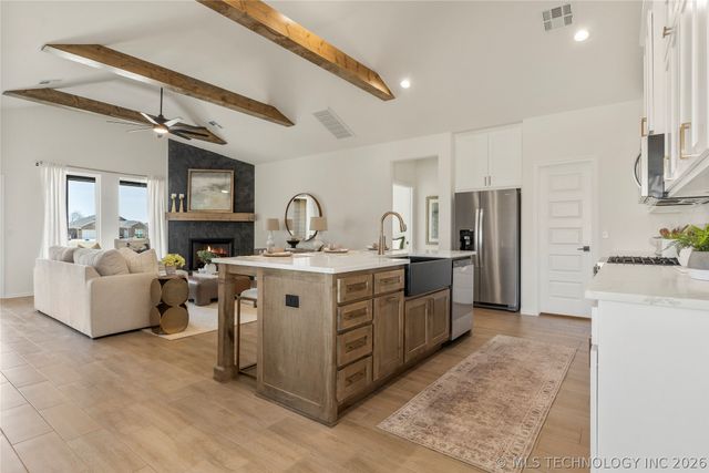 16185 S 89th Avenue E, Bixby, OK 74008