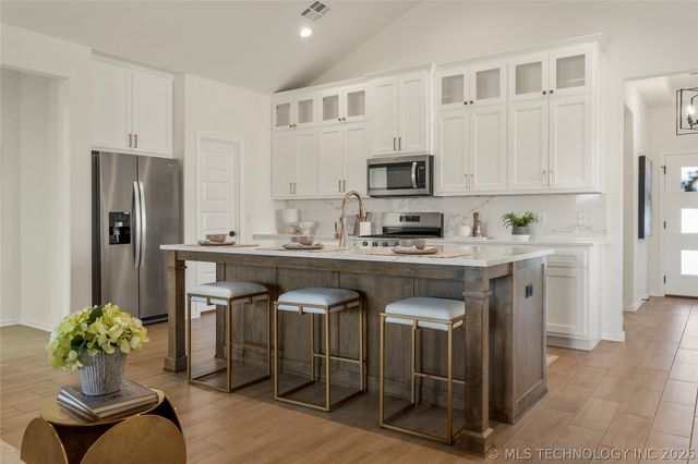 16185 S 89th Avenue E, Bixby, OK 74008