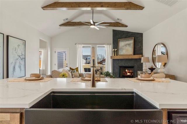 16185 S 89th Avenue E, Bixby, OK 74008