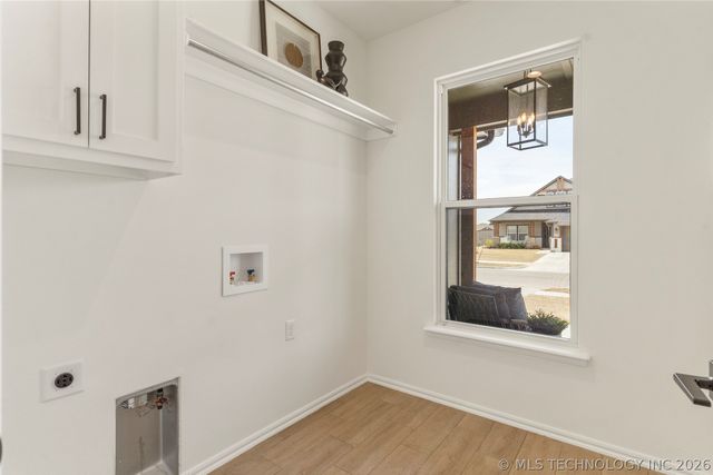 16185 S 89th Avenue E, Bixby, OK 74008