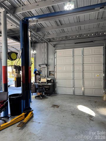 527 E Mills Street, Columbus, NC 28722