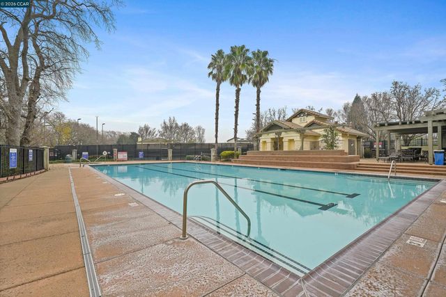 738 Marsh Pl, Fairfield, CA 94533