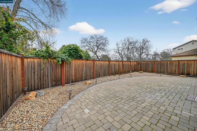 738 Marsh Pl, Fairfield, CA 94533