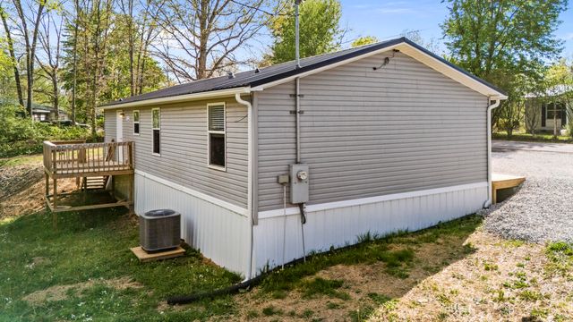 1074 Jones Road, Clay City, KY 40312