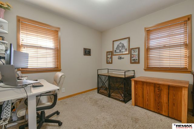 411 Skyway Road, Lincoln, NE 68505