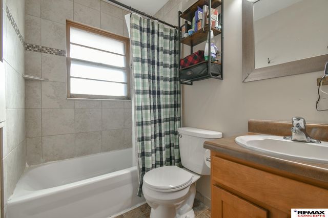 411 Skyway Road, Lincoln, NE 68505