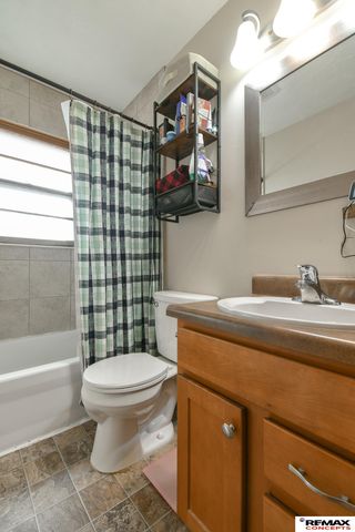 411 Skyway Road, Lincoln, NE 68505