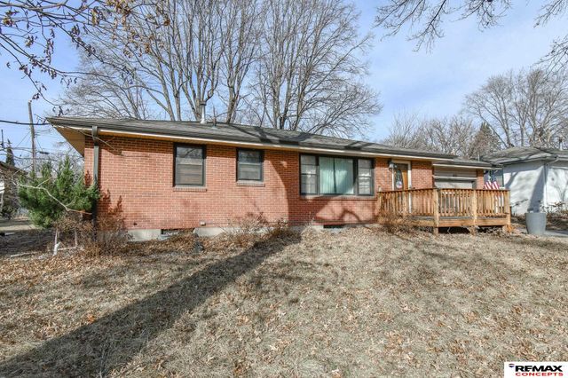 411 Skyway Road, Lincoln, NE 68505