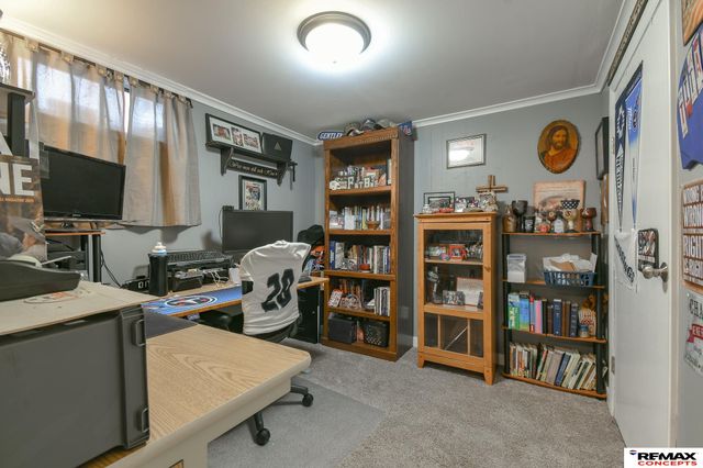 411 Skyway Road, Lincoln, NE 68505