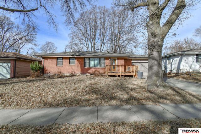 411 Skyway Road, Lincoln, NE 68505