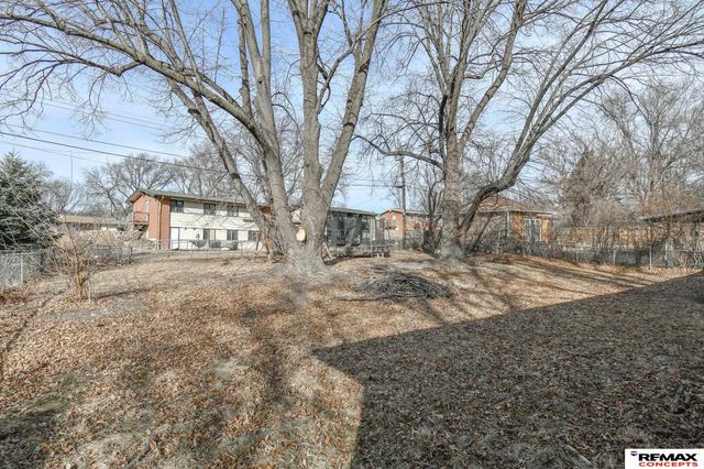 411 Skyway Road, Lincoln, NE 68505