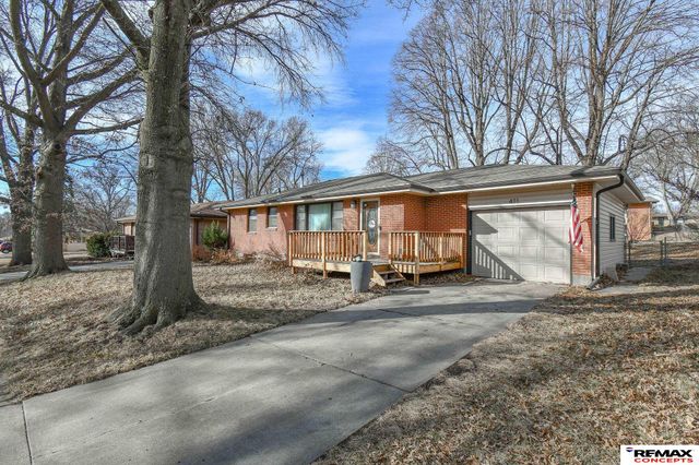 411 Skyway Road, Lincoln, NE 68505