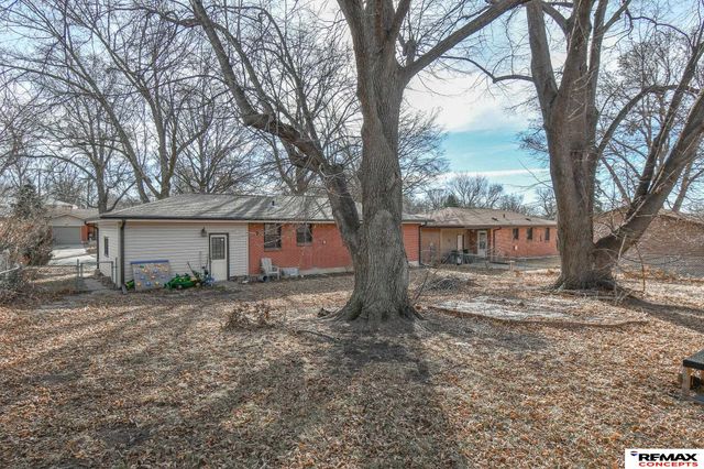 411 Skyway Road, Lincoln, NE 68505