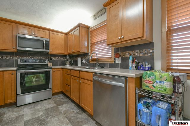 411 Skyway Road, Lincoln, NE 68505