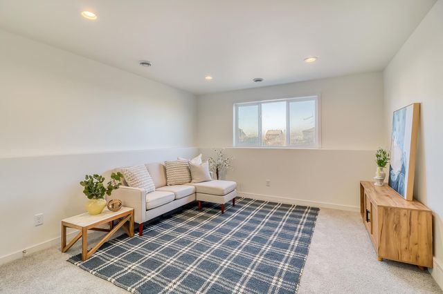 6835 32 Street S, Fargo, ND 58104