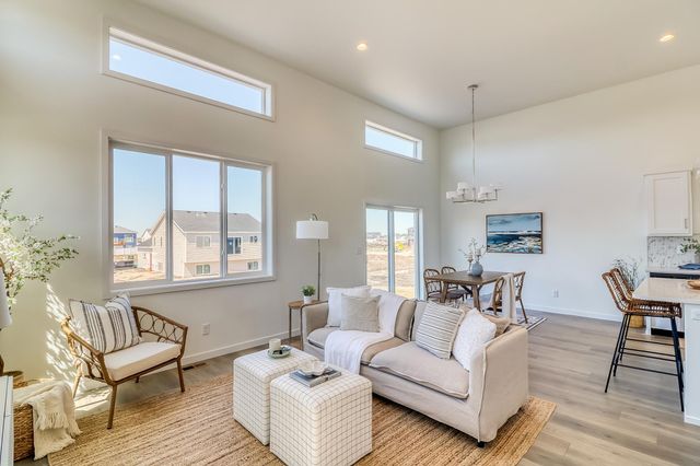 6835 32 Street S, Fargo, ND 58104