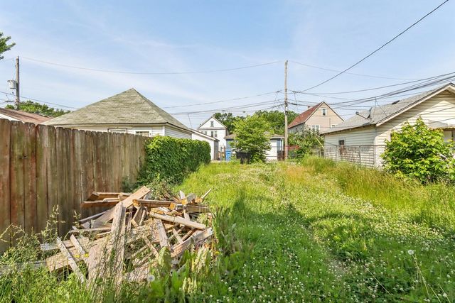 9720 S Exchange Avenue, Chicago, IL 60617