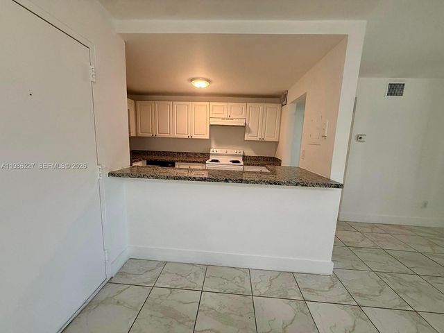 10393 N Kendall Drive U7, Miami, FL 33176
