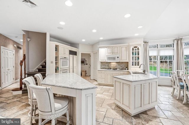 7 MERCER GATE DR, Doylestown, PA 18901
