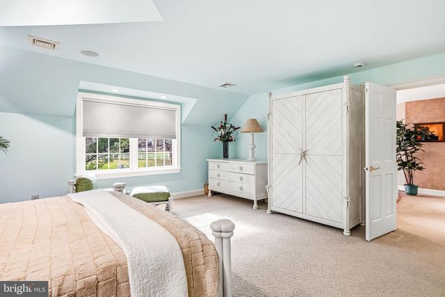 7 MERCER GATE DR, Doylestown, PA 18901