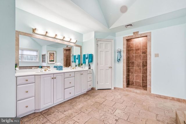 7 MERCER GATE DR, Doylestown, PA 18901