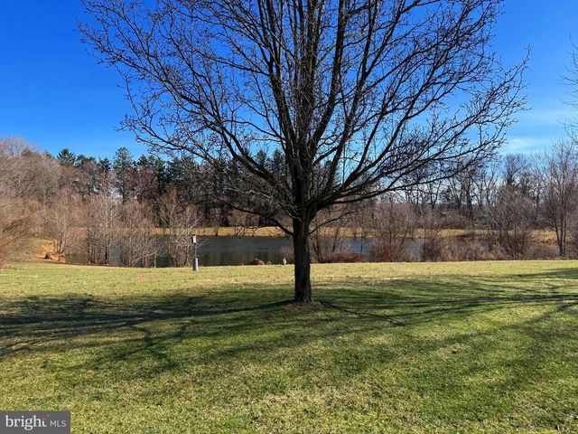7 MERCER GATE DR, Doylestown, PA 18901