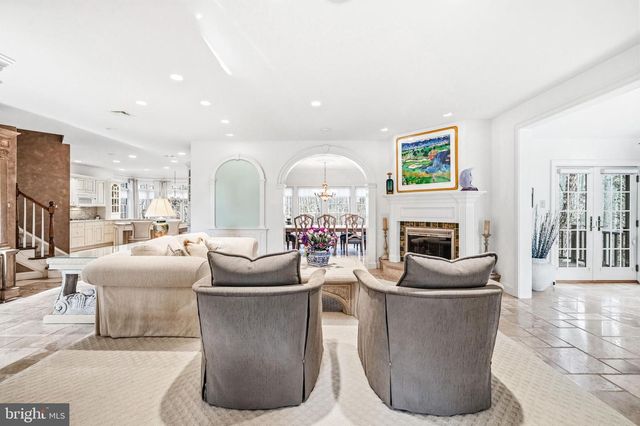 7 MERCER GATE DR, Doylestown, PA 18901