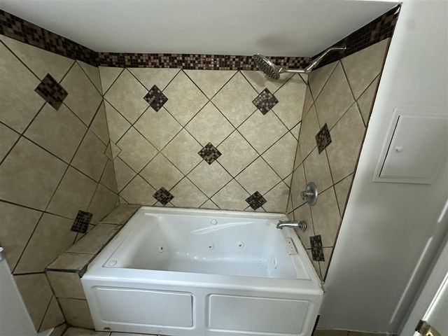 16610 Collingham Drive, Detroit, MI 48205