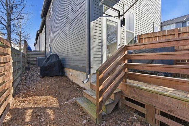 1208 Nations Dr, Nashville, TN 37209