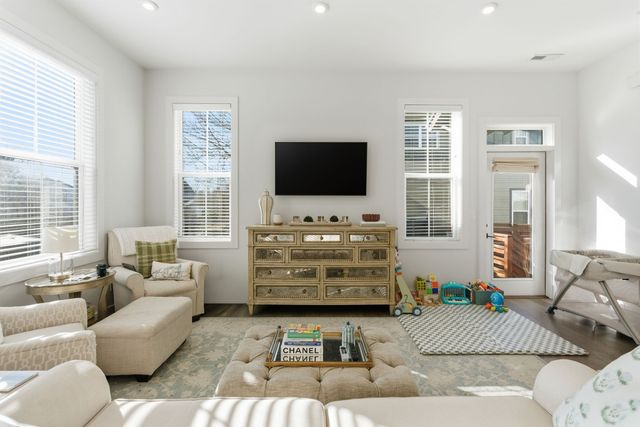 1208 Nations Dr, Nashville, TN 37209