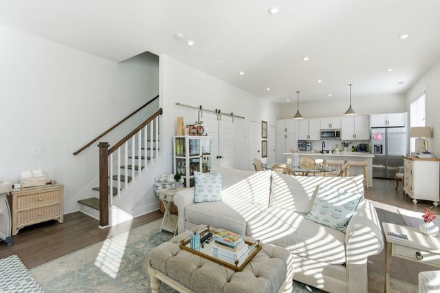 1208 Nations Dr, Nashville, TN 37209