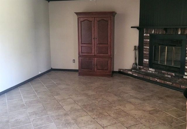 107 N 21st St, Frederick, OK 73542