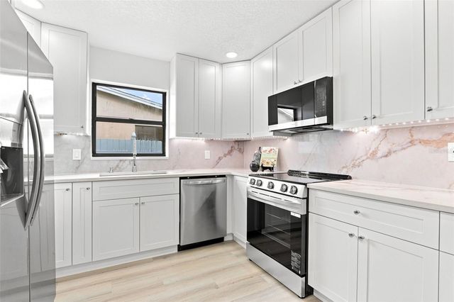 5207 DESMOND LANE, Orlando, FL 32821
