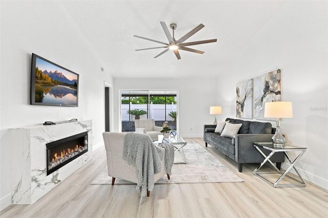 5207 DESMOND LANE, Orlando, FL 32821