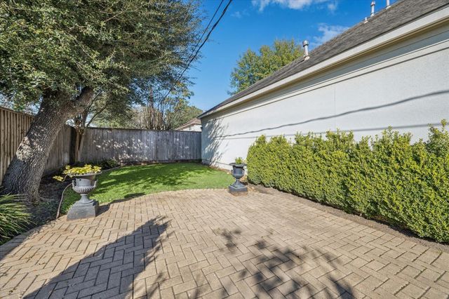 110 Big Hollow Lane, Houston, TX 77042
