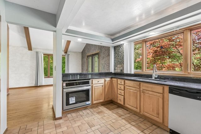 1191 Hunters Lane, Libertyville, IL 60048
